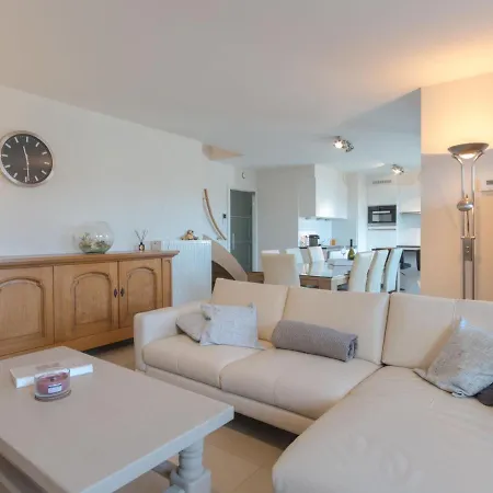 Lilly With Parking By Interhome